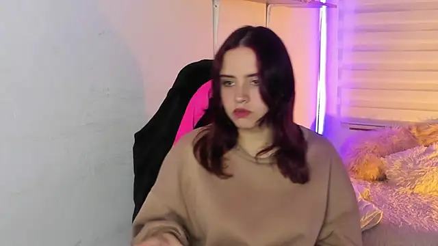 Emily Lindey online show from 01-11-26, 03:46