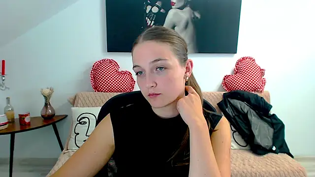 Snapshot of AnneWilsonn chatting on 07-21-26, 06:48 AnneWilsonn online show from 07-21-26, 06:48