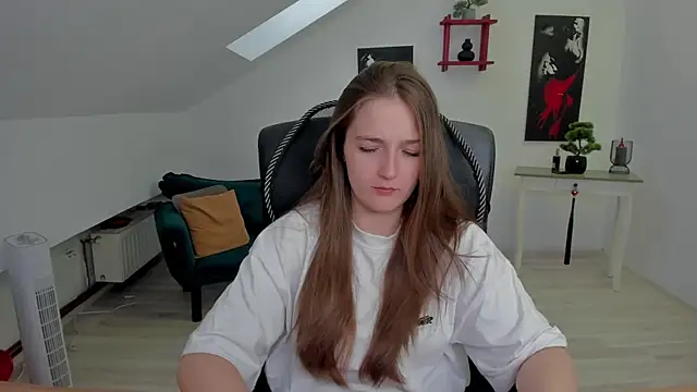 AnneWilsonn online show from 05-12-26, 04:53