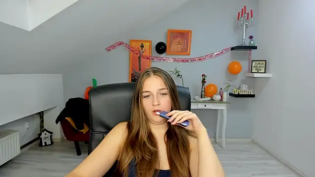 AnneWilsonn online show from 10-29-25, 12:26