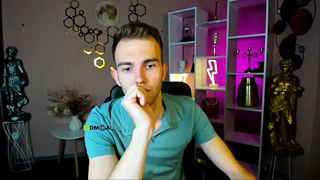 astren villo online show from 12-20-25, 08:12