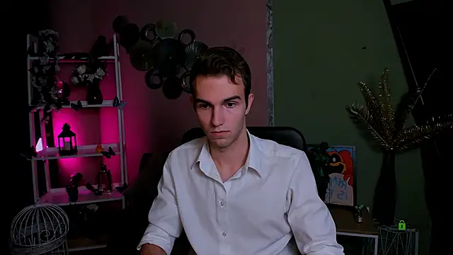 astren villo online show from 11-18-25, 09:18