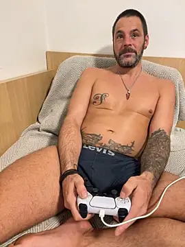  madbull  online show from 11-14-25, 08:01