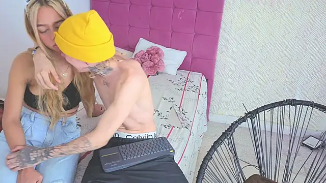 lily and wan online show from 10-19-25, 08:28