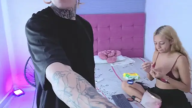 lily and wan online show from 10-22-25, 04:12