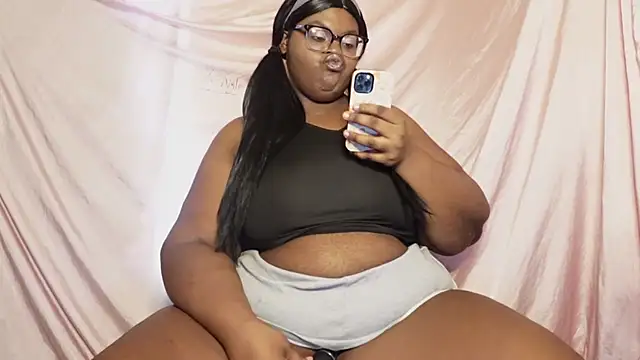 TheChubbySiren online show from 05-11-26, 02:29