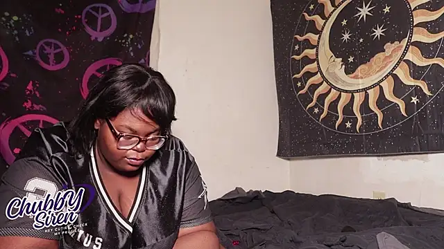 TheChubbySiren online show from 11-29-25, 02:01