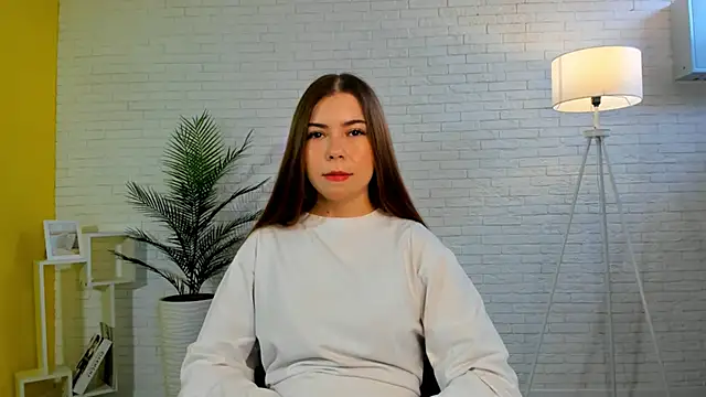Snapshot of RoxannCrawford chatting on 10-15-25, 05:39 RoxannCrawford online show from 10-15-25, 05:39