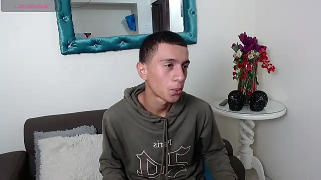 Snapshot of Mateocruz_ chatting on 10-22-25, 11:53 Mateocruz online show from 10-22-25, 11:53