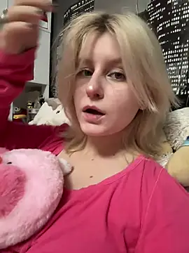 Snapshot of BonnyeBoom chatting on 02-04-26, 03:18 BonnyeBoom online show from 02-04-26, 03:18