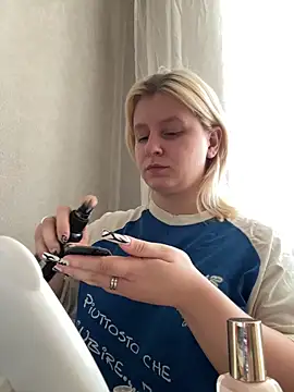 Snapshot of BonnyeBoom chatting on 02-12-26, 10:37 BonnyeBoom online show from 02-12-26, 10:37