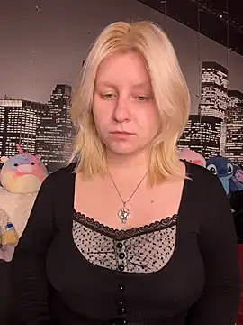 Snapshot of BonnyeBoom chatting on 03-04-26, 04:15 BonnyeBoom online show from 03-04-26, 04:15