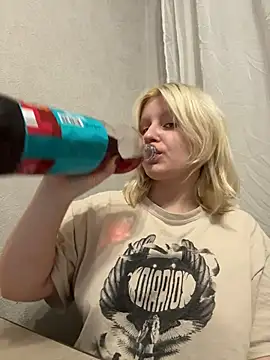 Snapshot of BonnyeBoom chatting on 02-25-26, 03:34 BonnyeBoom online show from 02-25-26, 03:34