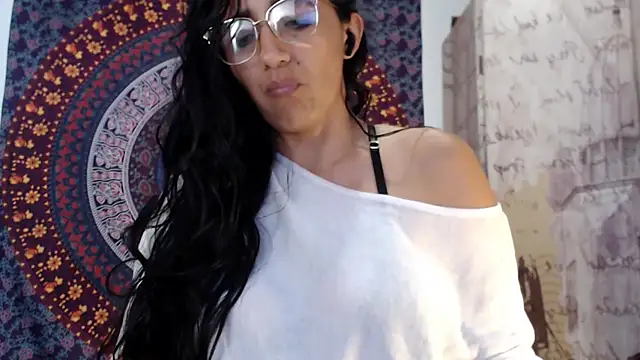 Snapshot of Lucyy_Naugthy chatting on 02-04-26, 01:33 Lucyy Naugthy online show from 02-04-26, 01:33