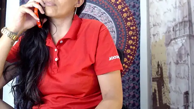 Snapshot of Lucyy_Naugthy chatting on 02-17-26, 01:36 Lucyy Naugthy online show from 02-17-26, 01:36