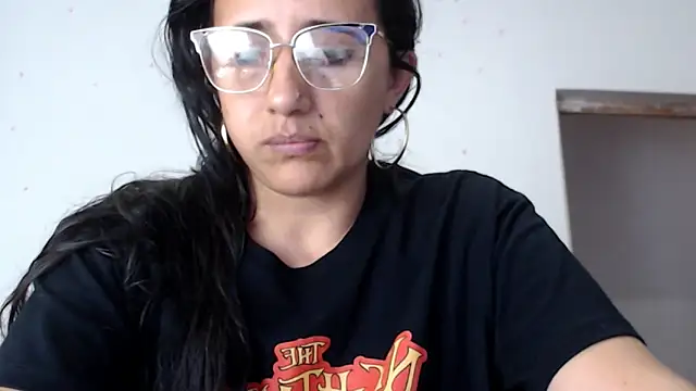 Lucyy Naugthy online show from 12-18-25, 01:04