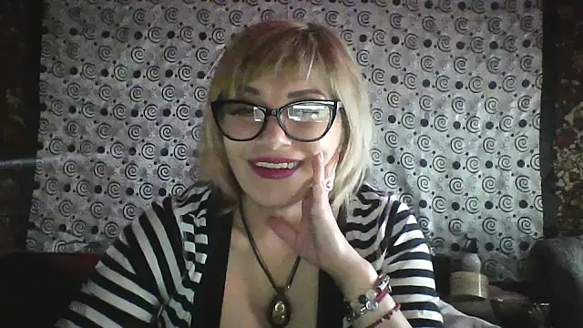 Lia Ray online show from 11-24-25, 08:31