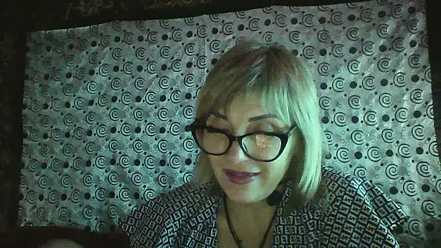 Lia Ray online show from 11-11-25, 07:52