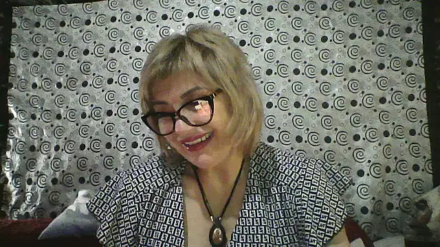 Lia Ray online show from 10-29-25, 07:57