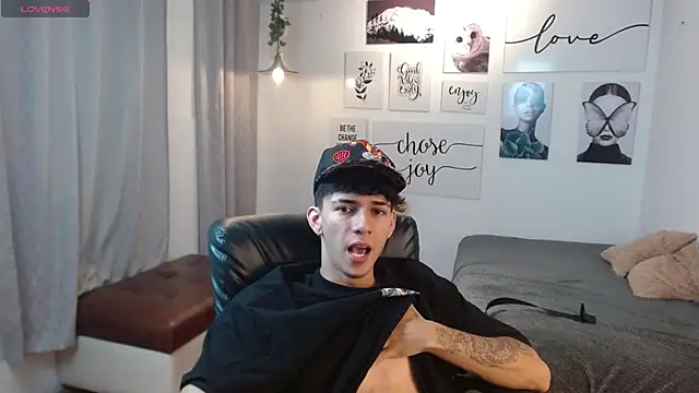 AmethystShadow17 online show from 11-11-25, 03:29