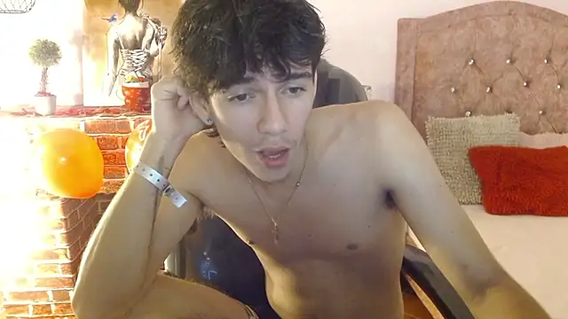 AmethystShadow17 online show from 02-15-26, 01:21