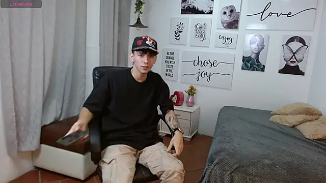 AmethystShadow17 online show from 11-09-25, 04:00