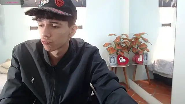 AmethystShadow17 online show from 11-16-25, 12:21