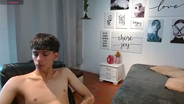 AmethystShadow17 online show from 11-29-25, 07:25