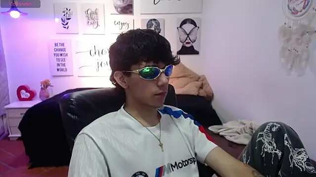 AmethystShadow17 online show from 02-10-26, 07:57