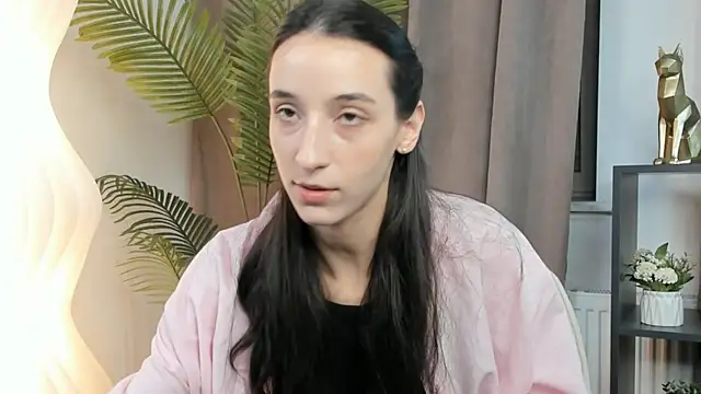Snapshot of HayleySalahubdin chatting on 10-15-25, 04:04 HayleySalahubdin online show from 10-15-25, 04:04