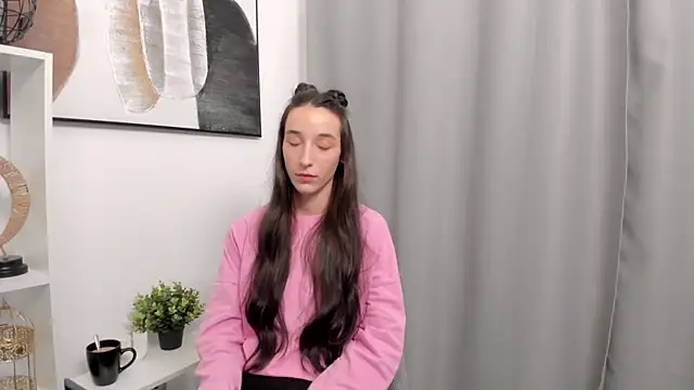 Snapshot of HayleySalahubdin chatting on 10-16-25, 03:20 HayleySalahubdin online show from 10-16-25, 03:20
