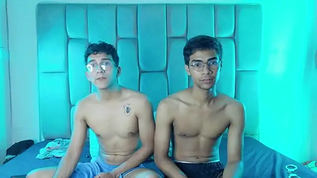 Snapshot of Desire4Duo chatting on 02-28-26, 03:44 Desire4Duo online show from 02-28-26, 03:44