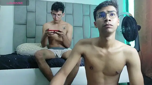 Desire4Duo online show from 05-11-26, 11:44