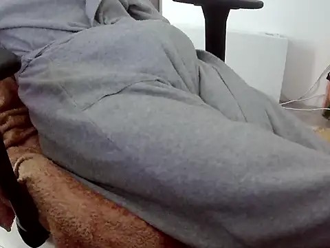 Batboy94 online show from 04-16-26, 09:26