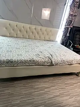 Yvonny27 online show from 11-12-25, 11:47