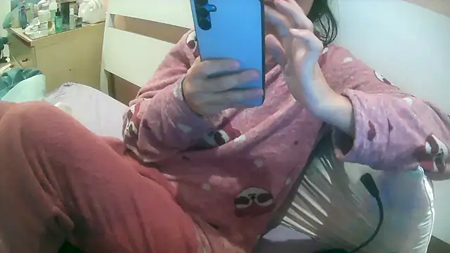 Honeyjuice73 online show from 12-03-25, 07:35