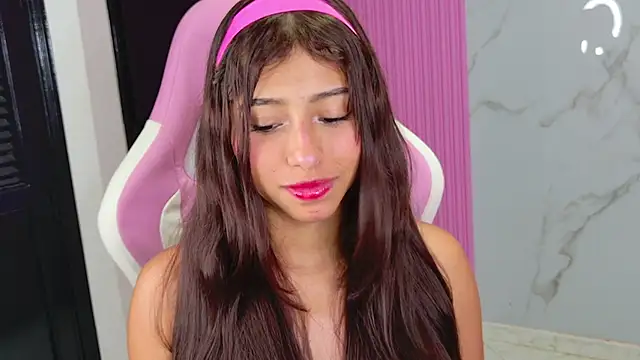 dafne17  online show from 03-10-26, 05:22