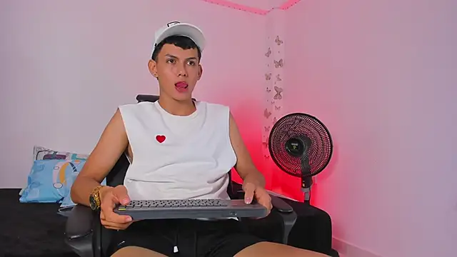 Axel Cody  online show from 11-19-25, 08:20