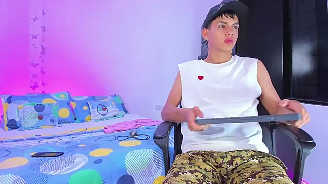 Axel Cody  online show from 12-19-25, 11:45