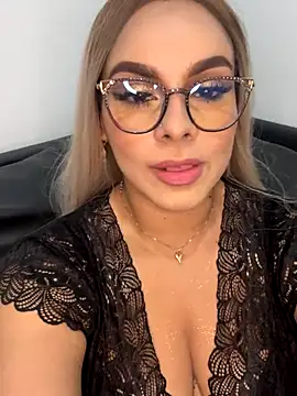 Snapshot of BBWCami_ chatting on 10-16-25, 03:26 BBWCami online show from 10-16-25, 03:26