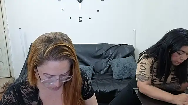 lesb milf online show from 04-21-26, 06:25