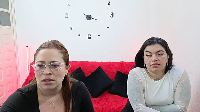 Snapshot of lesb_milf chatting on 09-29-25, 03:17 lesb milf online show from 09-29-25, 03:17