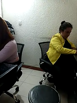 Snapshot of lesb_milf chatting on 10-08-25, 10:21 lesb milf online show from 10-08-25, 10:21
