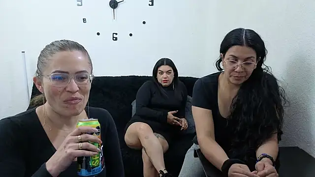 Snapshot of lesb_milf chatting on 06-03-26, 11:09 lesb milf online show from 06-03-26, 11:09
