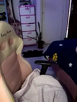 111lucygrim111 online show from 10-30-25, 07:44