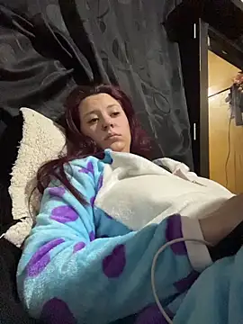 Zoe fire online show from 12-17-25, 01:10