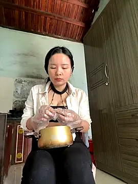 Listen-ly online show from 11-26-25, 03:50