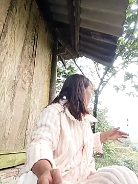 Nguyet2k4 online show from 12-05-25, 01:16