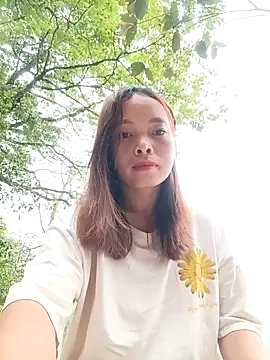 Nguyet2k4 online show from 04-14-26, 11:21