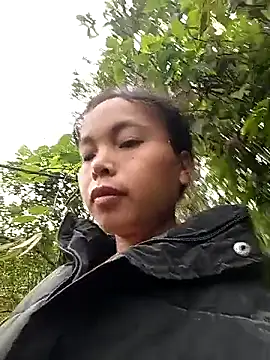 Nguyet2k4 online show from 10-21-25, 02:00